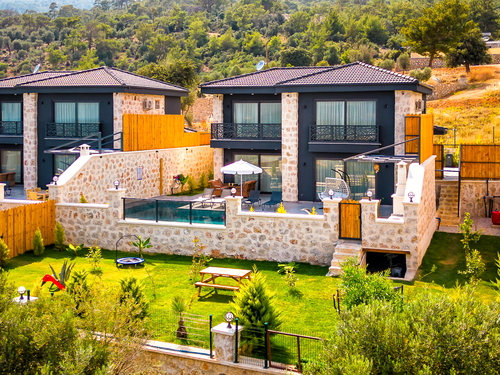  gece  -  Kasım
  | Seydikemer Karadere'de Romantik Balayı Villası: Çift Jakuzili Lüks Kaçamak